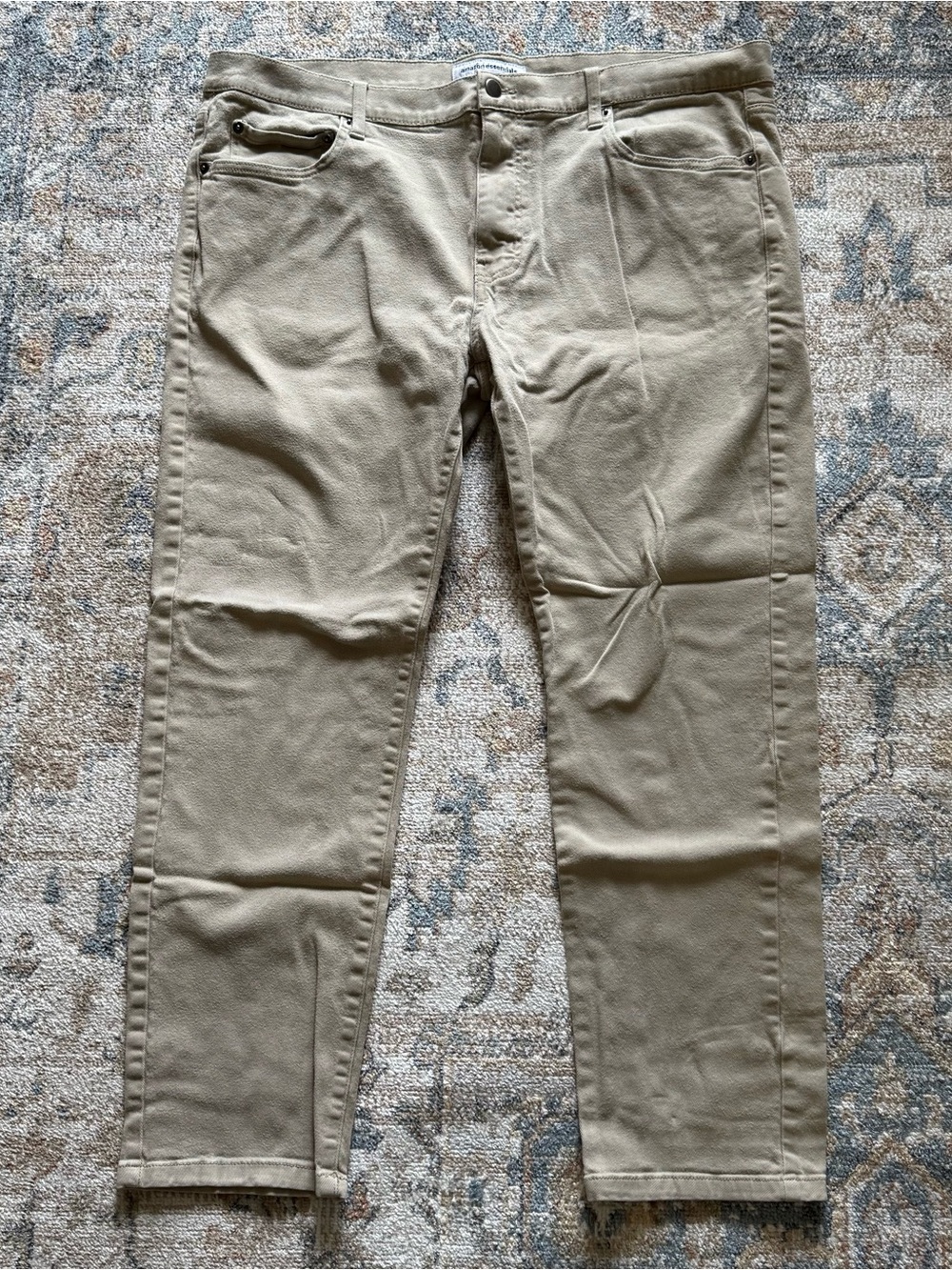 Amazon Essentials Men's Chino Pants in Khaki